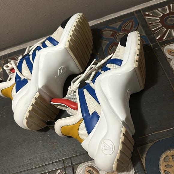 LOUIS VUITTON
Calfskin Technical Nylon LV Archlight Sneakers 35 Electric Blue - Picture 9 of 14